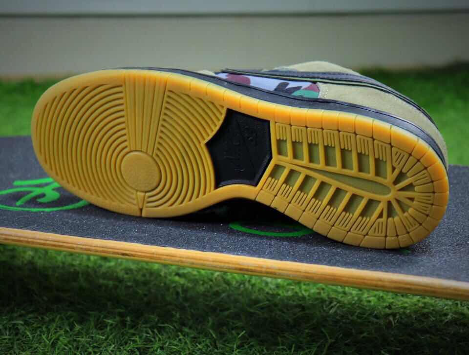 Thumbnail: Nike - Dunk Low Pro SB