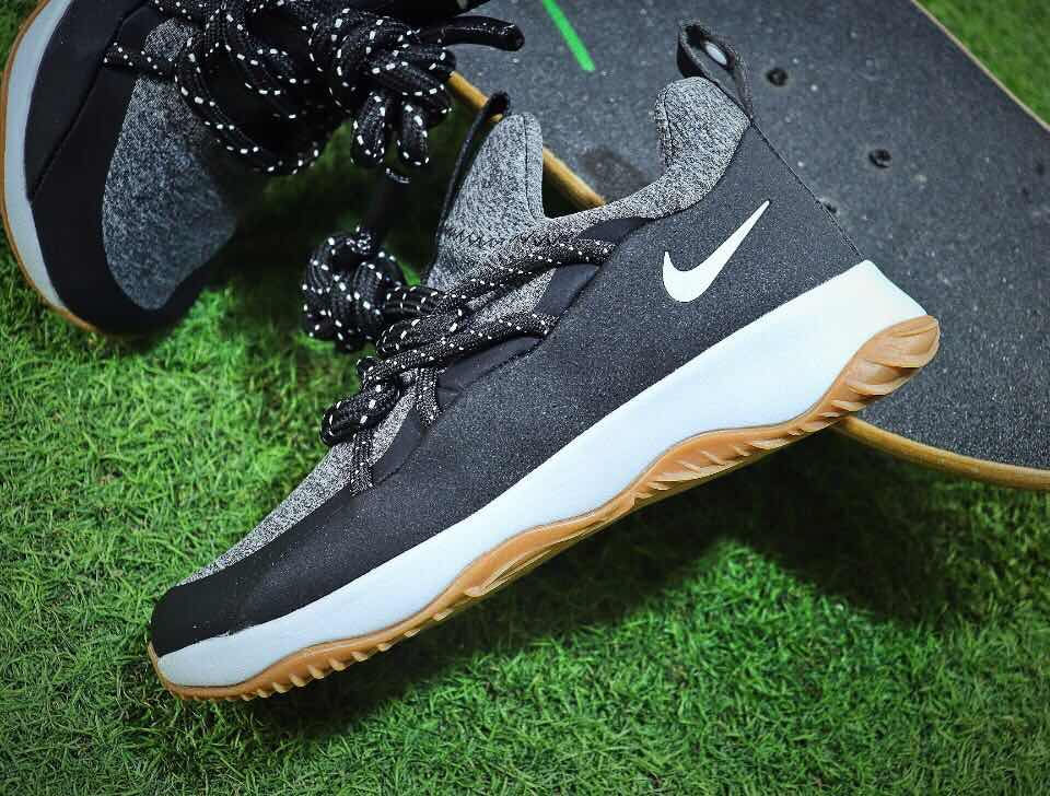 Thumbnail: Nike - WMNS City Loop