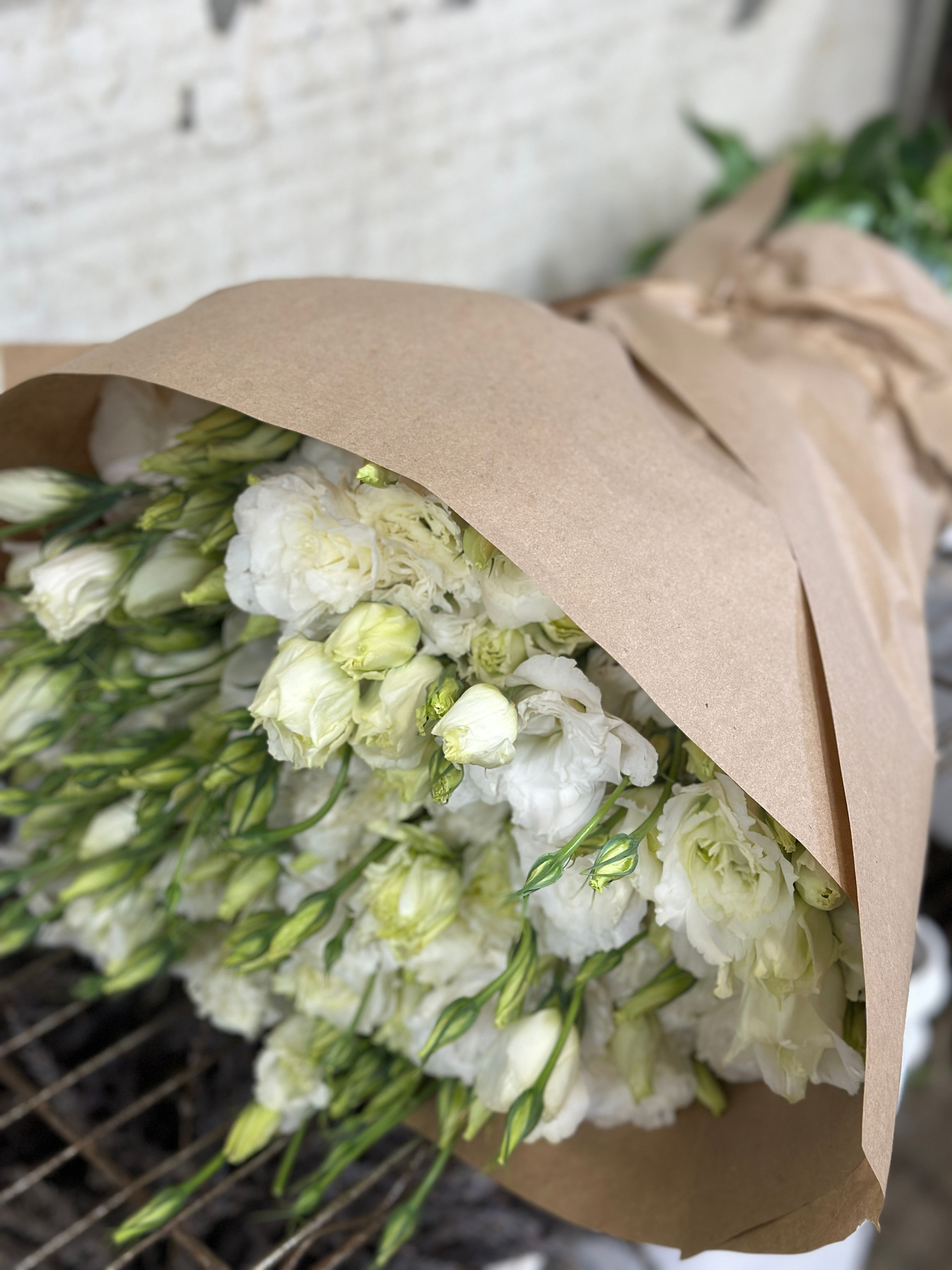 Large bouquet of lisianthus
