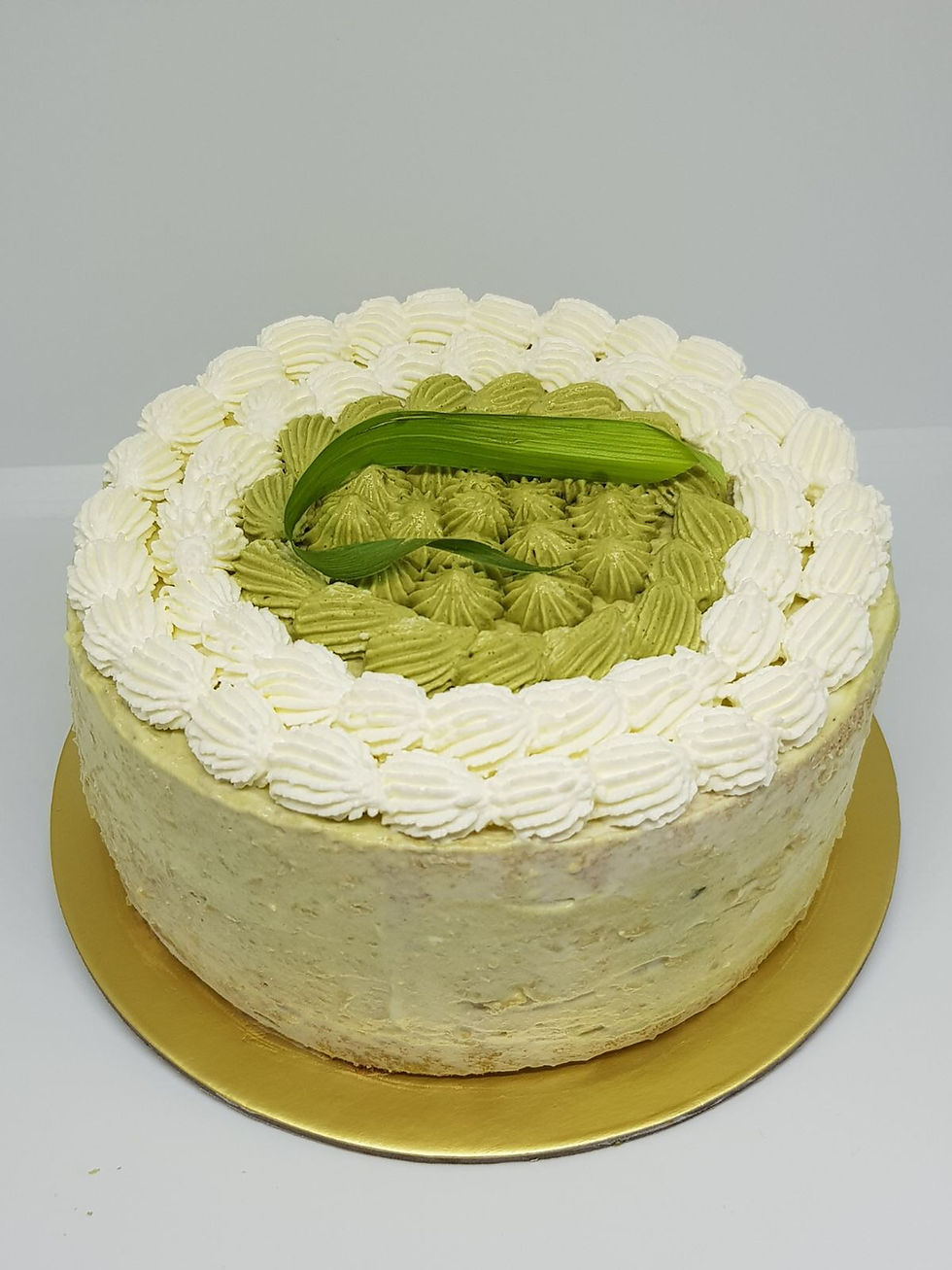 Oneh - Oneh Pandan Chiffon Cake