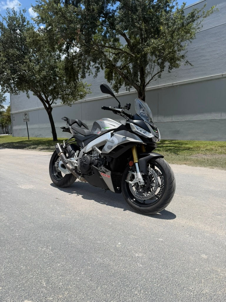 2024 Aprilia Tuono V4 Factory 1100