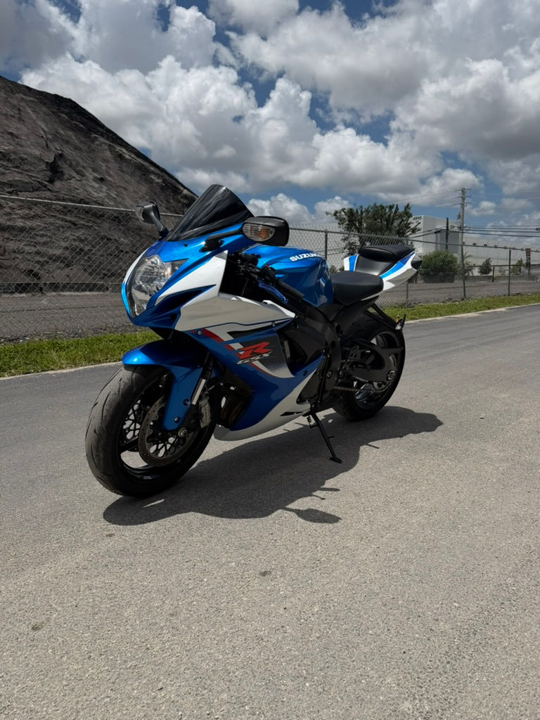 Miniatura: 2025 Suzuki GSX-R600