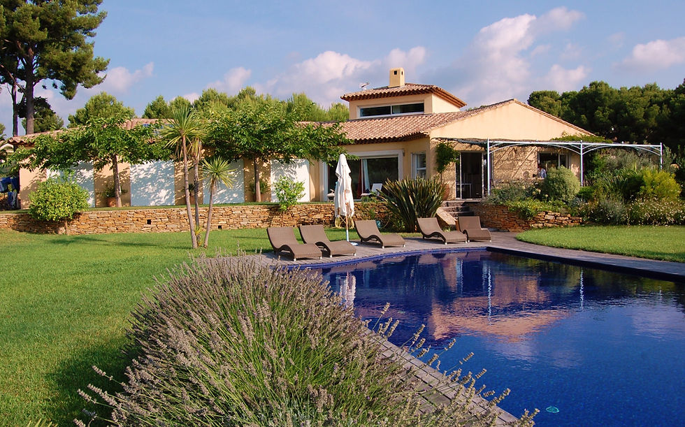 VILLA  A SAINT CYR