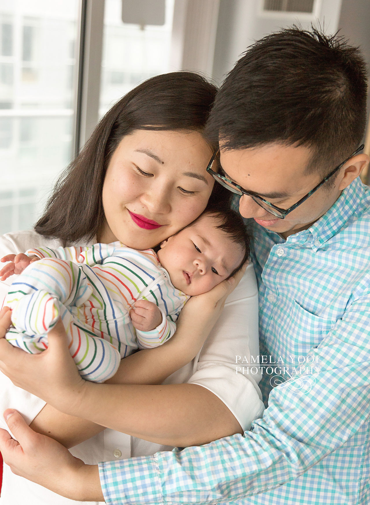 Newborn Lifestyle Photos at Home Toronto