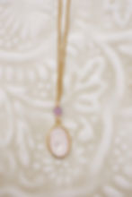 Miniature : Collier MEDALIA coeur sacré en nacre 