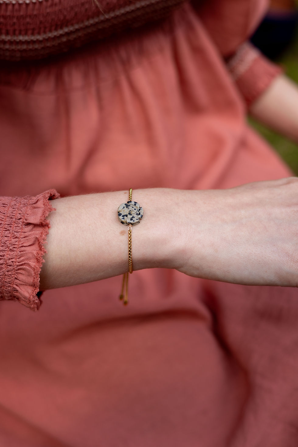Miniature : Bracelet ROSAMEE ajustable, rose sculptée