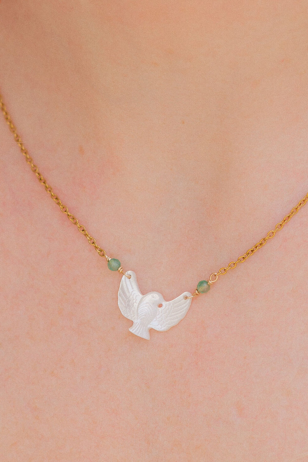 Miniature : Collier COLOMBE en nacre et pierres