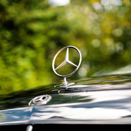Mercedes Benz logo