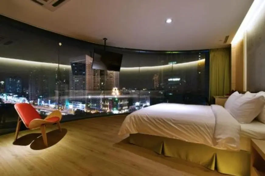 HOTEL R14 巨蛋旅店鄰近捷運巨蛋站,演唱會散場後可減少長距離轉乘。圖片來源:去趣
