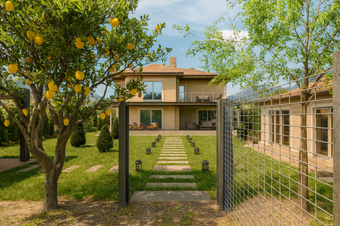 Y. E. Karşıyaka Evi