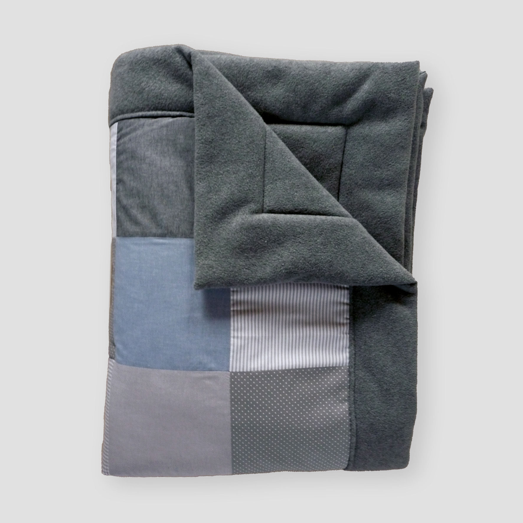 PATCHWORKDECKE BLAU/GRAU