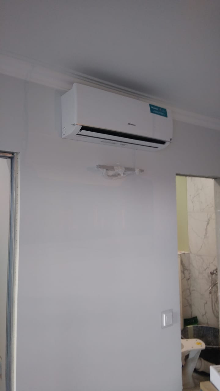 Один из внутренних блоков Hisense