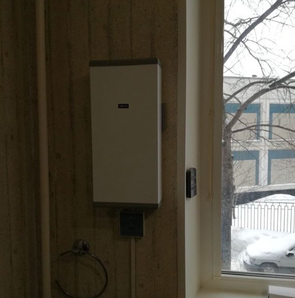 Рекуператор Vakio Base, установленный на кухне