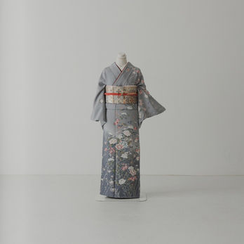 灰色濃淡ぼかし、牡丹・四季花柄の訪問着