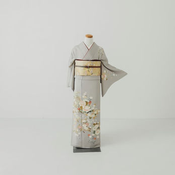 淡い灰色、四季花柄の訪問着