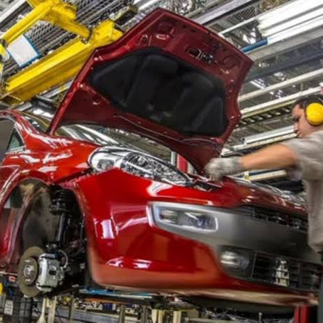 Producción automotriz en baja