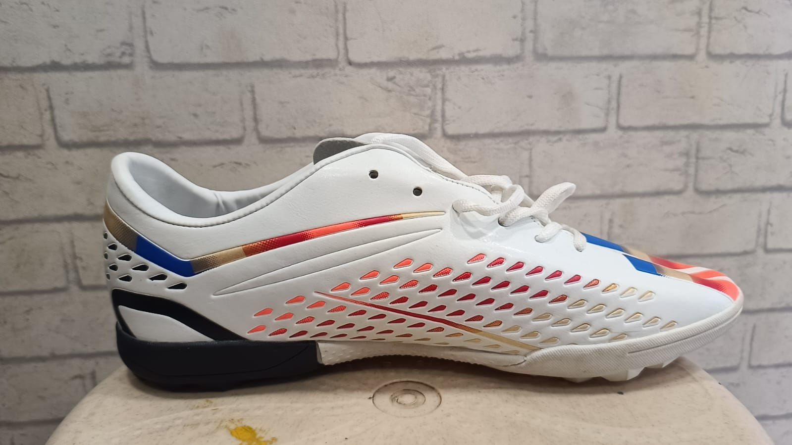 FOOTBALL FLATS WHITE