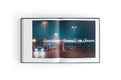 Der Hamburger_DAS BUCH_Mockup_5_transparent.png