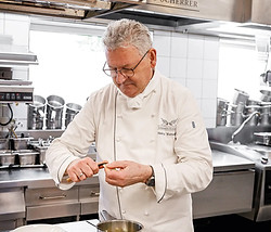 06C_DH2602_71_LeChef_Heinz O_edited.jpg
