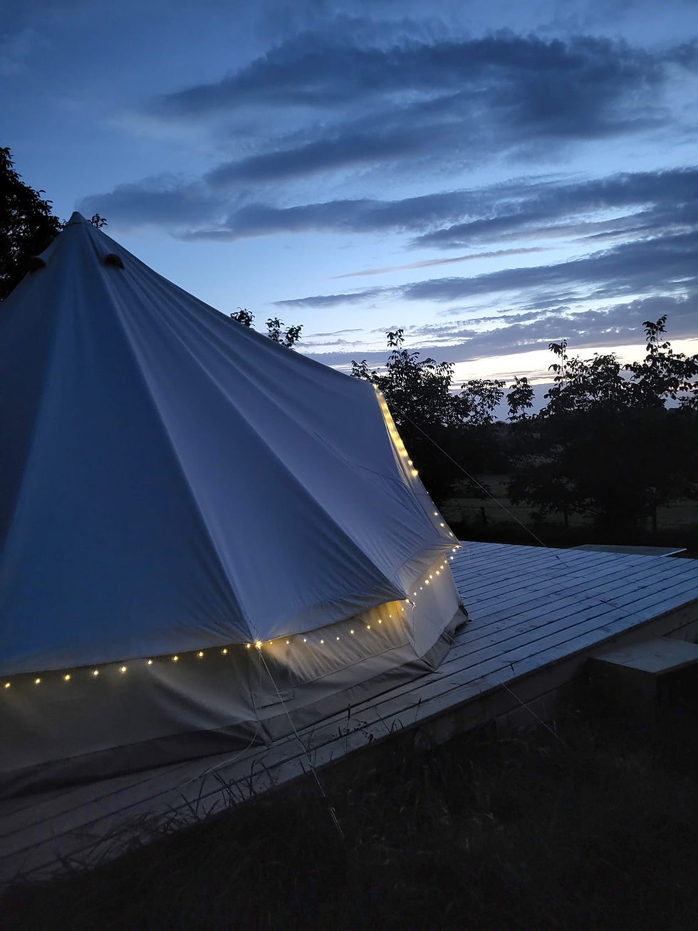 Belltent by night