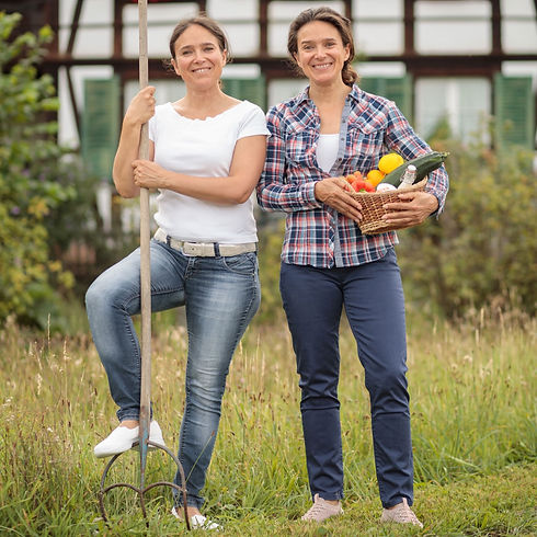 Farmonie-Portrait-Anita-und-Ursi_edited.jpg