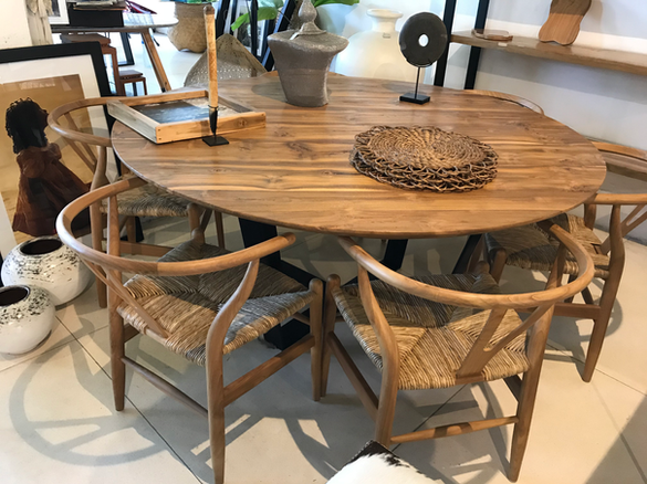 Luxury modern round wood dining table for homes and villas