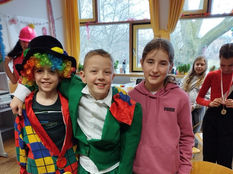 Faschingsparty der Erstklässler mit den „Ob.Stlern“