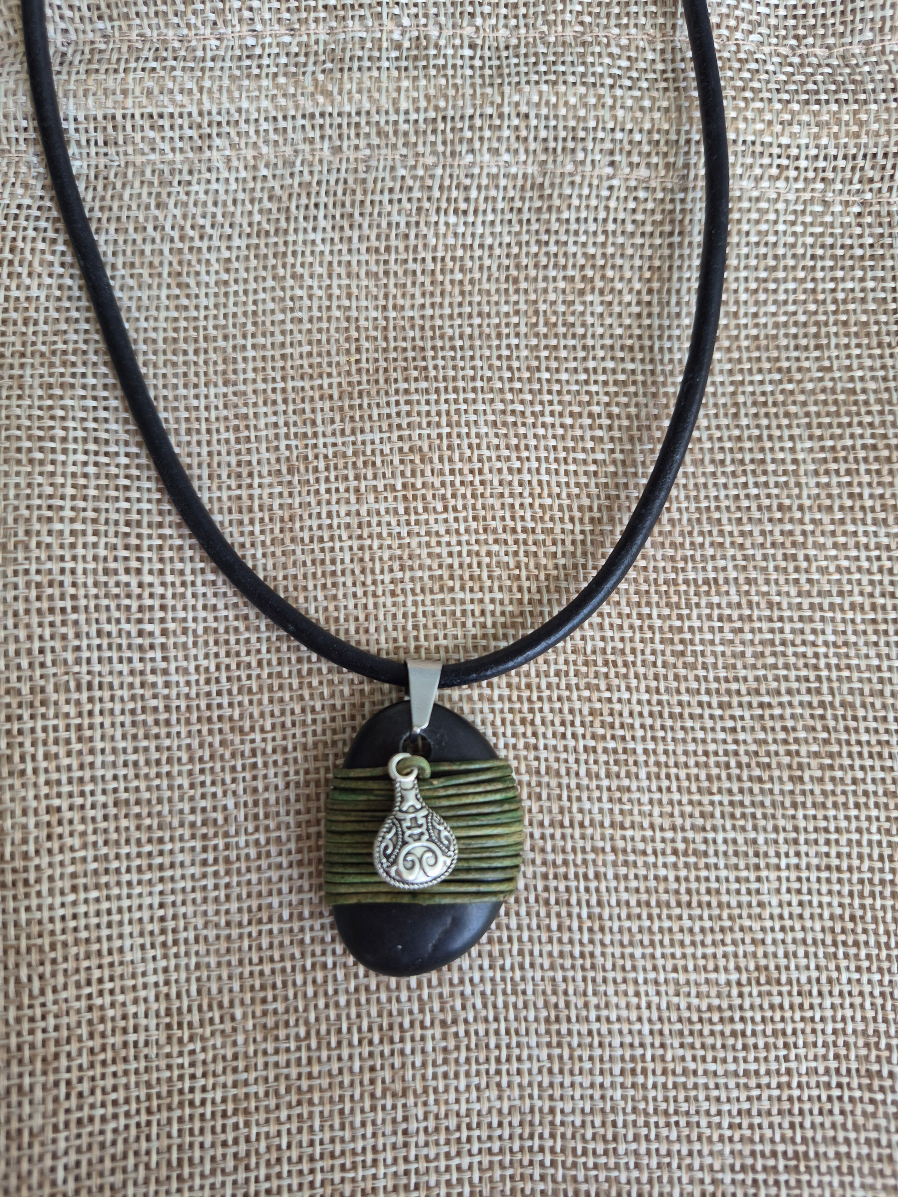 Collar de Piedra Natural – Modelo C011