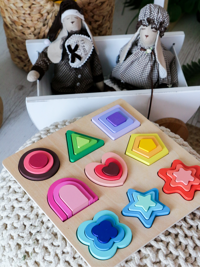 Прев'ю: Дерев'яні вкладиші форми — головоломка від 12 місяців