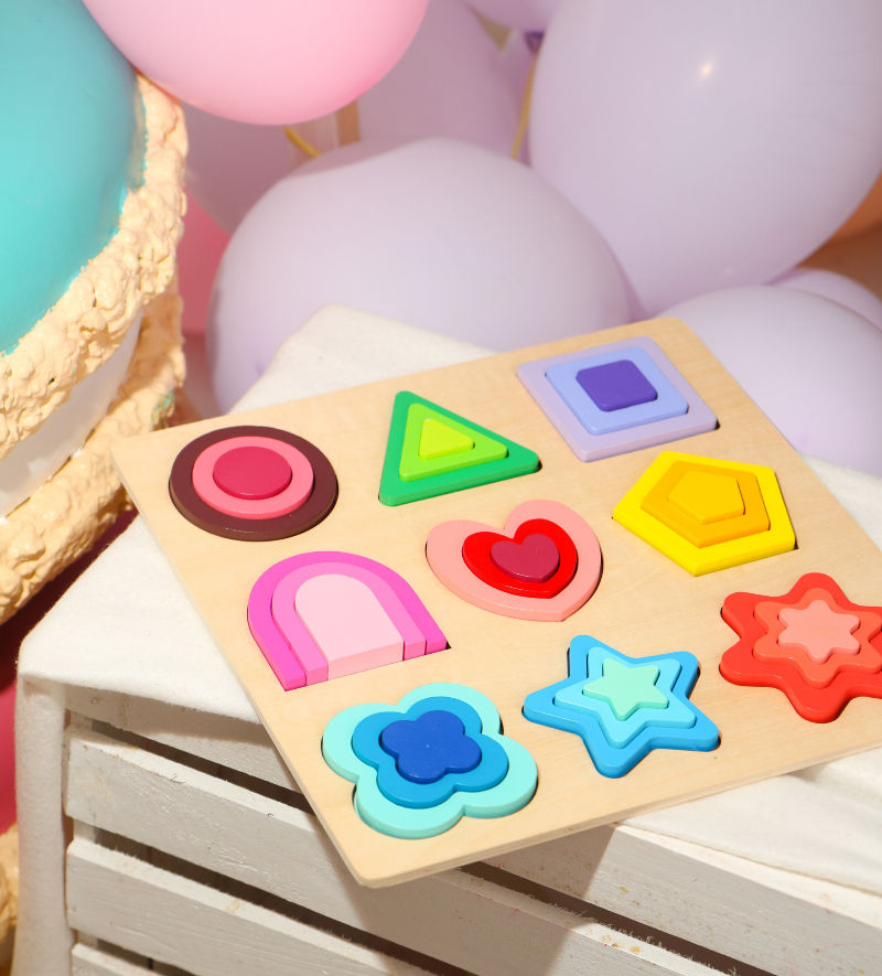 Прев'ю: Дерев'яні вкладиші форми — головоломка від 12 місяців