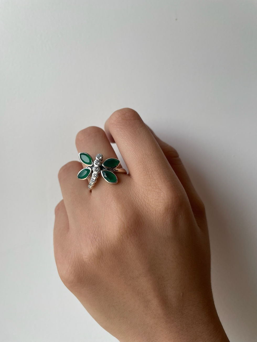 Thumbnail: Butterfly Whisper Ring – Midnight Elegance