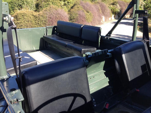 Landrover LWB V8 Hire 2.jpg