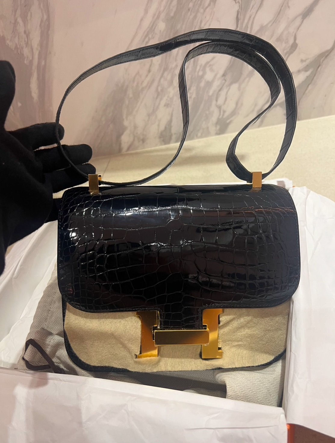 Hermes Constance 黑金亮面鱷魚片大康，全新全配，購證、特殊皮證🈶，現貨在台