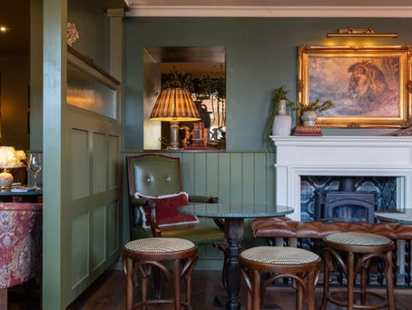 Festive Fun in East Barnet: The Prince of Wales Hosts Packed Christmas Line-Up