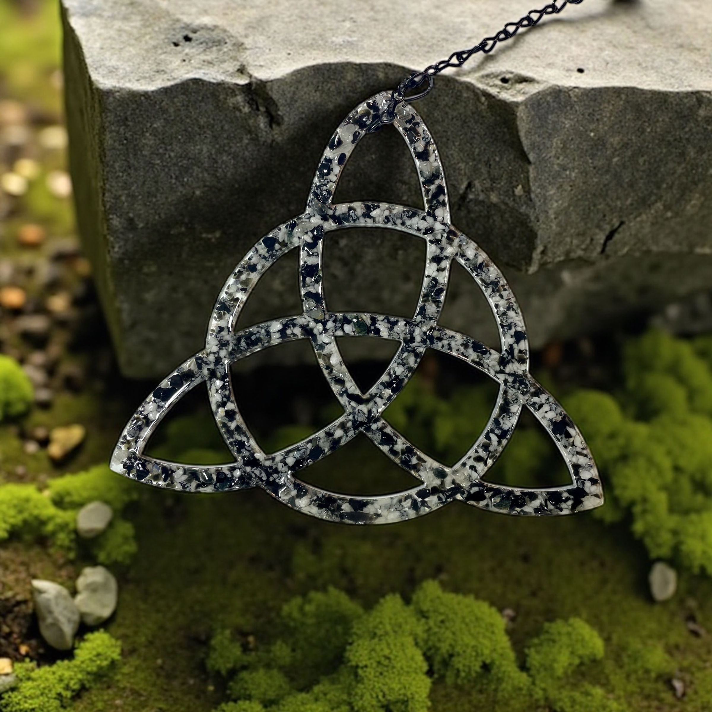 Protection Triquetra - Genuine Gemstone Mosaic