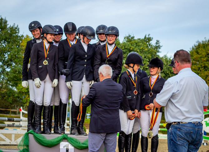 Erfolgreiche Kreismeisterschaften auf der Reitsportanlage Lindlar-Falkenhof