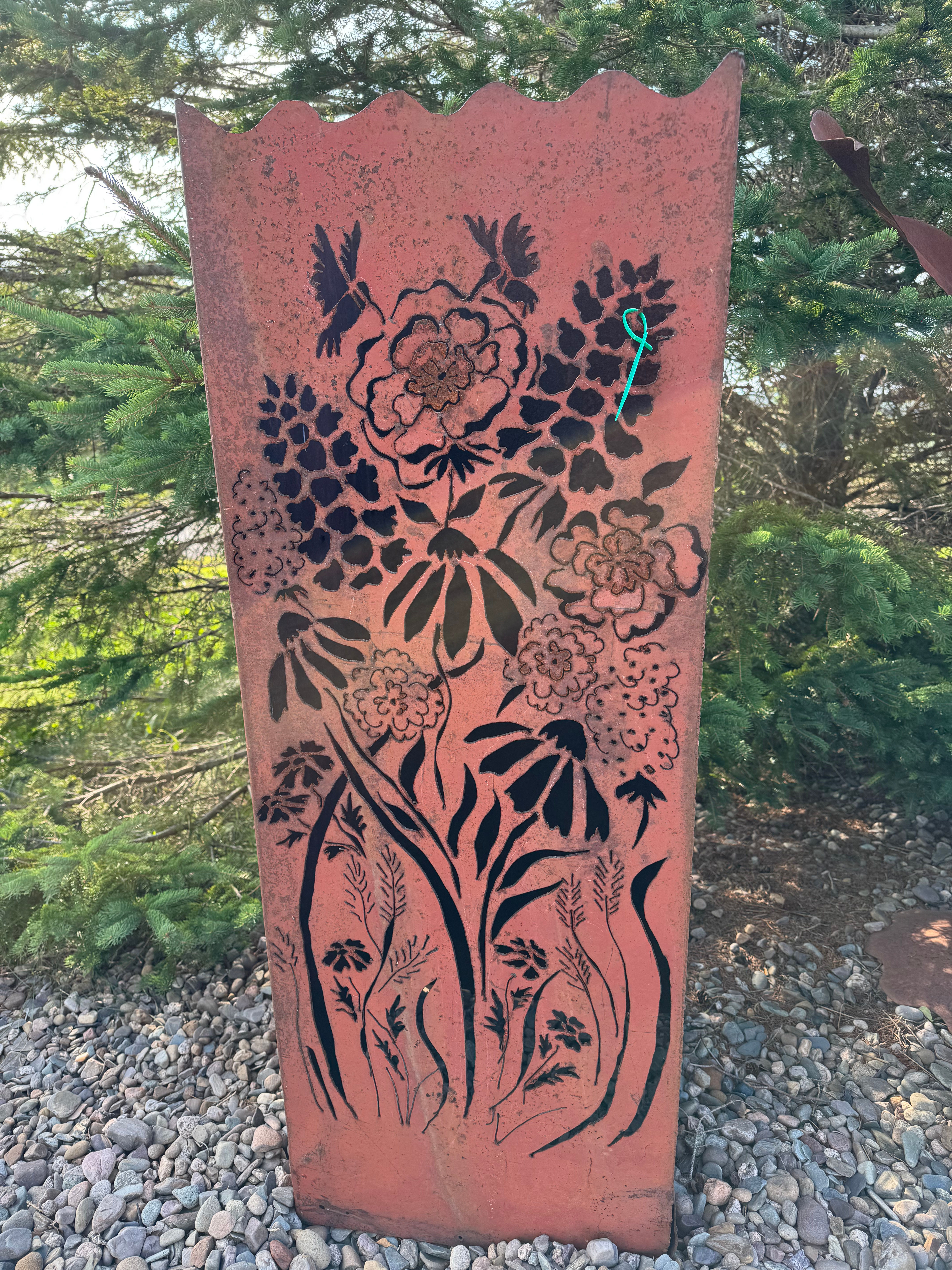 Flower garden luminary 4’ tall