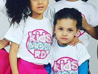 KIDS HOLIDAY FASHION SHOW CASTING