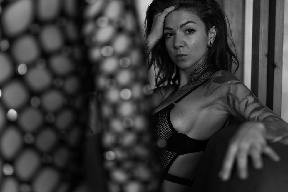 ceriz portrait lingerie blur