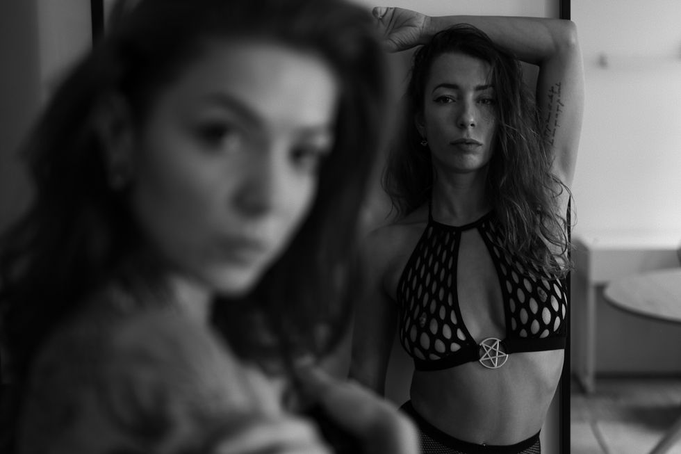 lingerie portrait ceriz blur