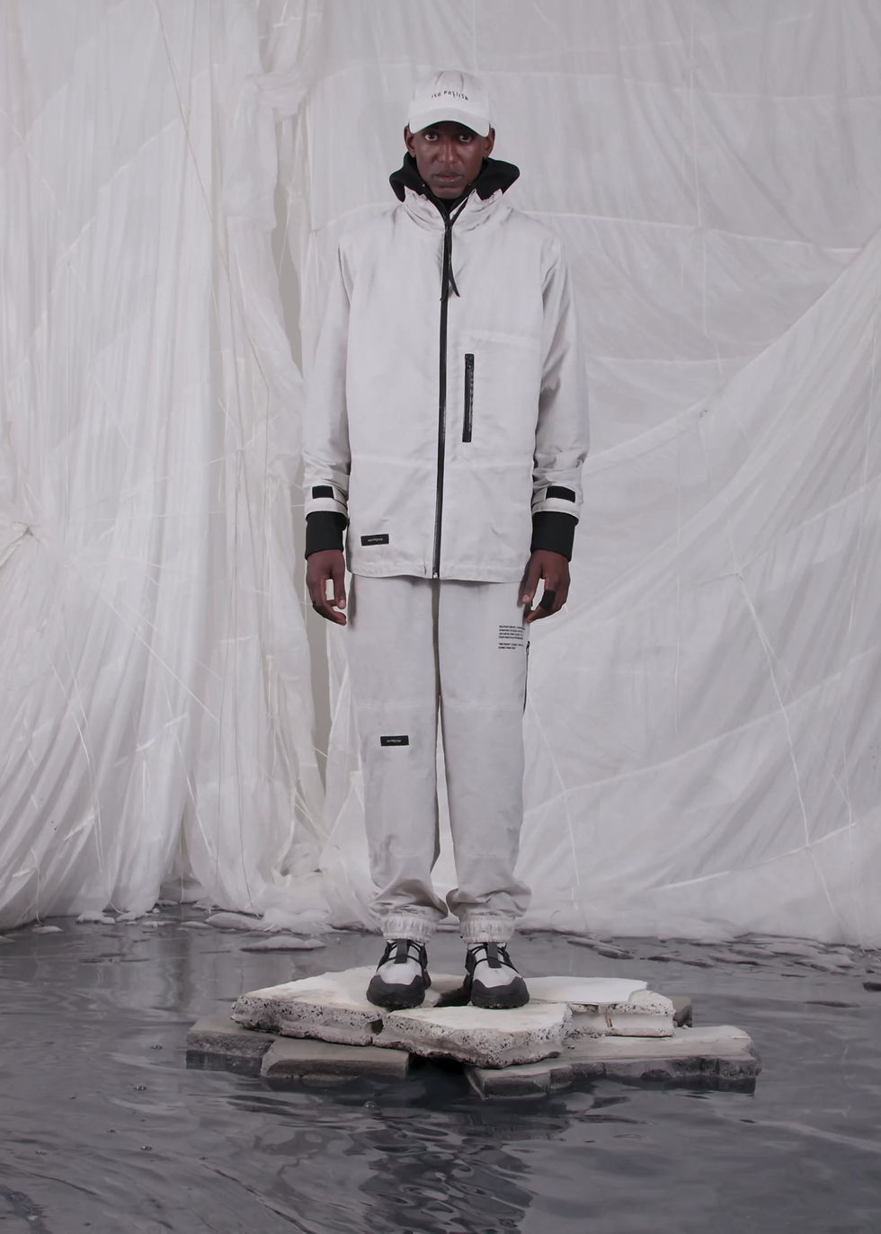 Thumbnail: C8_VALVE_ANTARCTICA OFF WHITE CD_0122