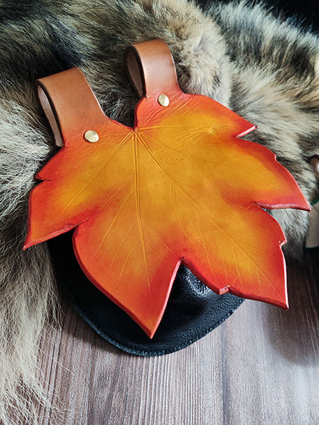 escarcelle feuille en cuir Dryade