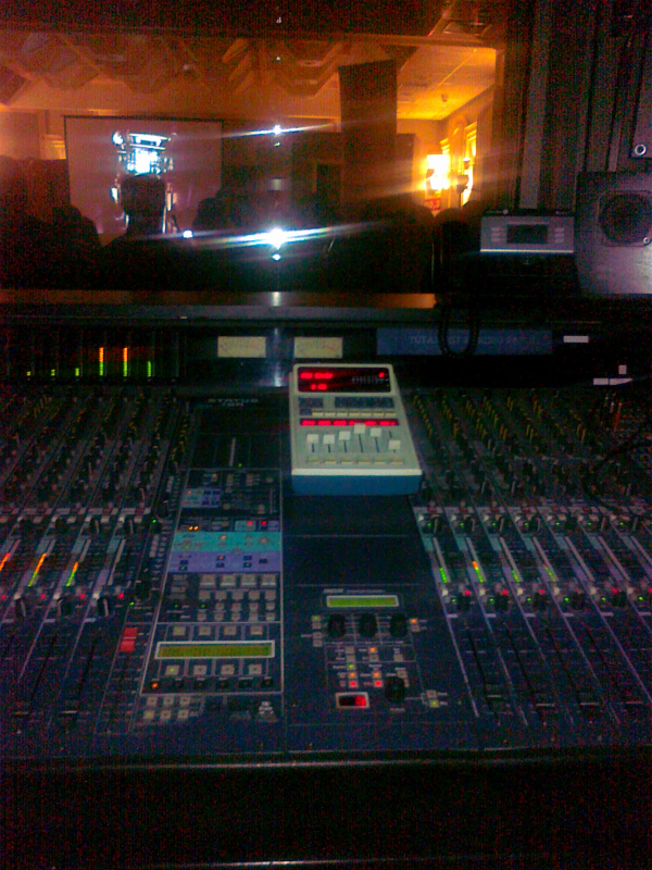 20110909202_edited.jpg