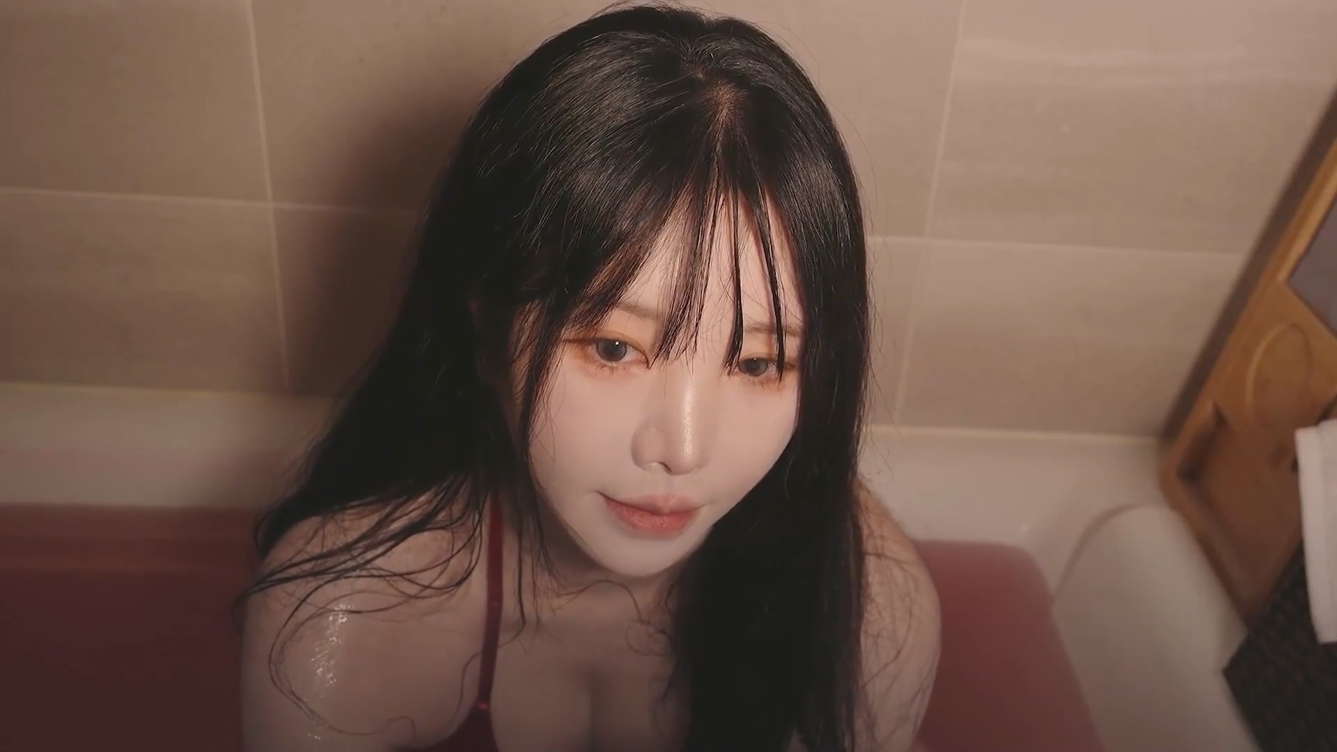 ASMR_Yoonying 따뜻한 물 속에서 같이 목욕 할까요?