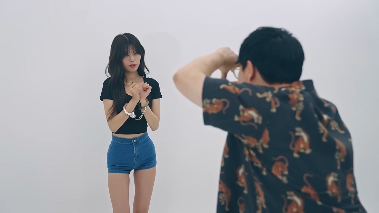 밀크필름 – 수갑 한번 차보실래요
