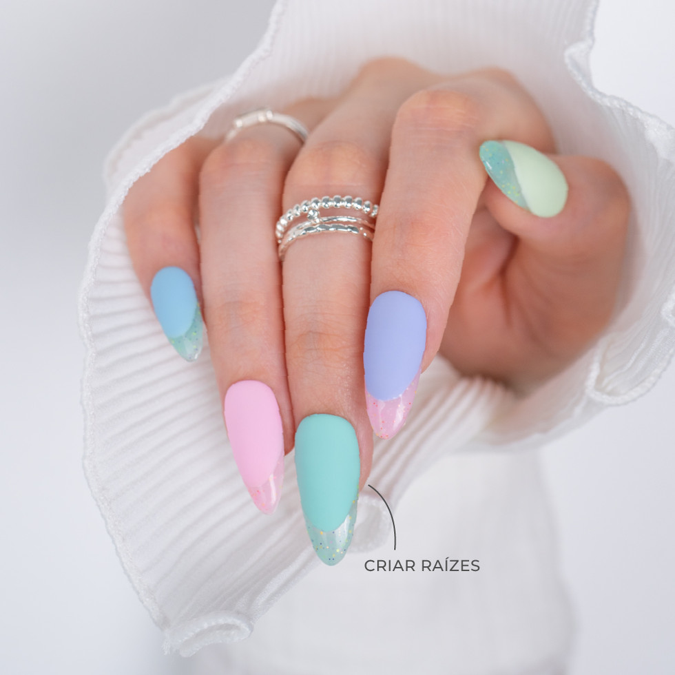 Unhas com tons pastel delicados