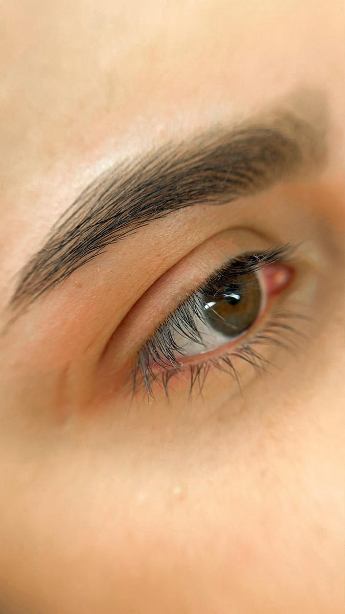 Sobrancelha na linha