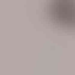 Pincel em esmalte cinza claro