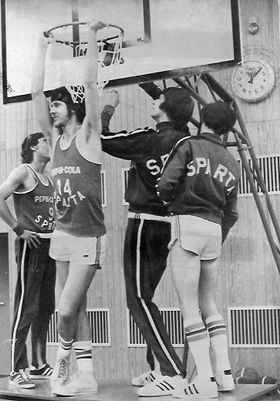 Sparta 1974-75 Black Star (3).jpeg