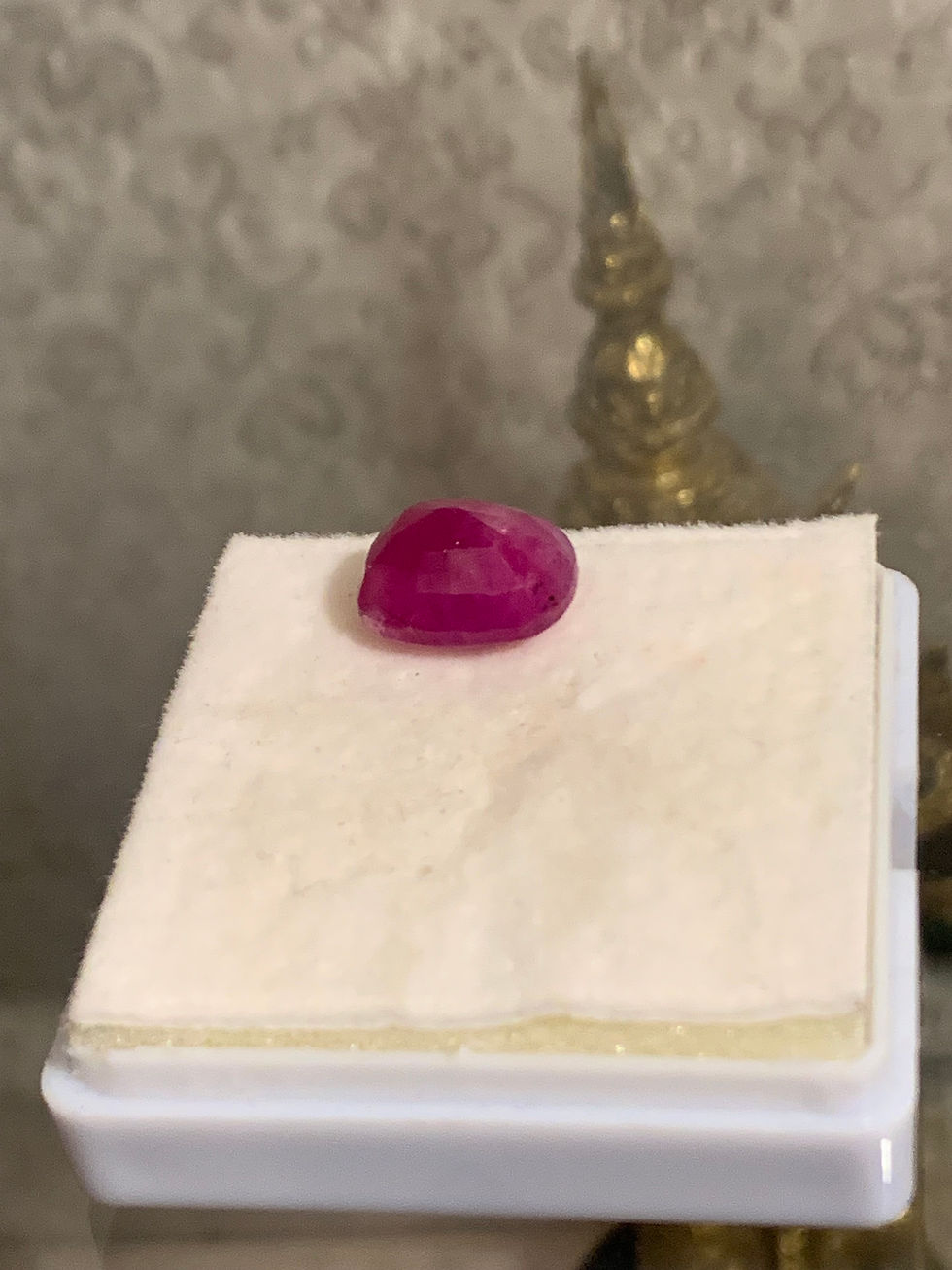 Thumbnail: 15ct Red Ruby Oval Cut vvs2